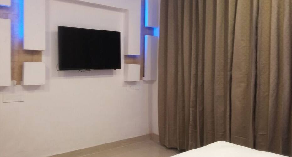Park Residency, Pritampura, New Delhi 3
